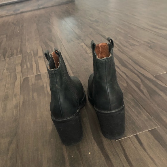 Square toe Rustic leather booties - Picture 3 of 4